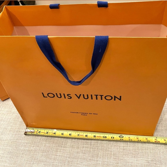 Authentic Louis Vuitton magnetic flap-lid box (14.5”x10.25”x5”) and shopping bag - Picture 10 of 15